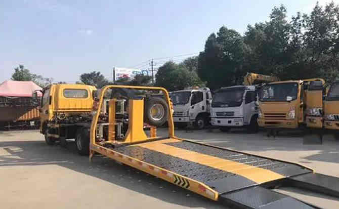 弥渡汽车中途维修案例